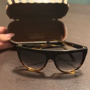 Henri Bendel Sunglasses with case